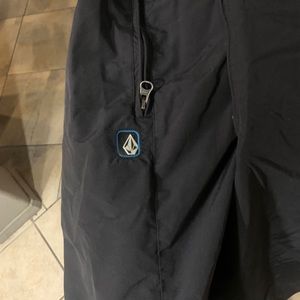 Volcom size large cargo snow board pants